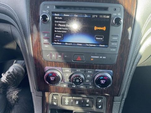 Used 2015 Chevrolet Traverse LT image 22