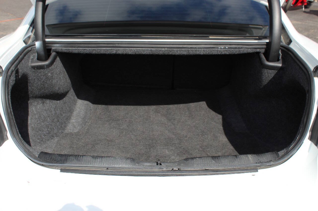 Used 2023 Dodge Charger R/T w/ Blacktop Package RWD image 17