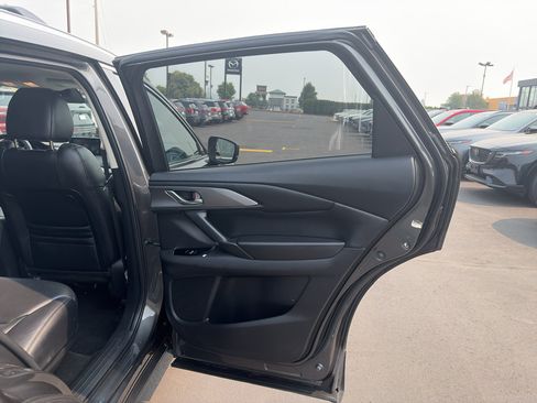 Used 2019 MAZDA CX-9 Touring AWD/4WD image 16