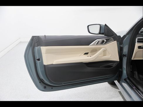 Used 2027 BMW 430i Convertible w/ M Sport Package RWD image 5