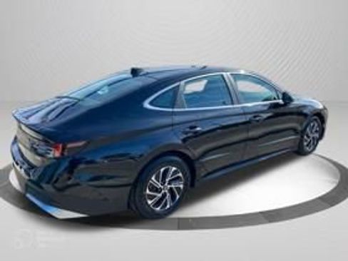 Used 2026 Hyundai Sonata Blue FWD image 5