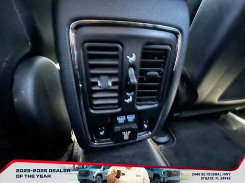 Used 2018 Jeep Grand Cherokee Limited image 16