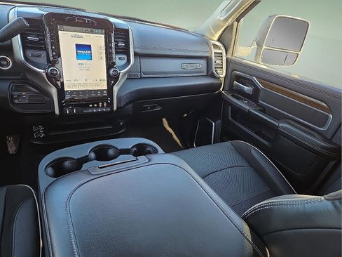 Used 2024 RAM 2500 Laramie image 12