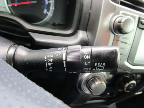 Used 2015 Toyota 4Runner SR5 Premium RWD image 34
