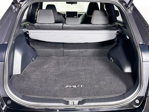 Used 2023 Toyota RAV4 SE image 20