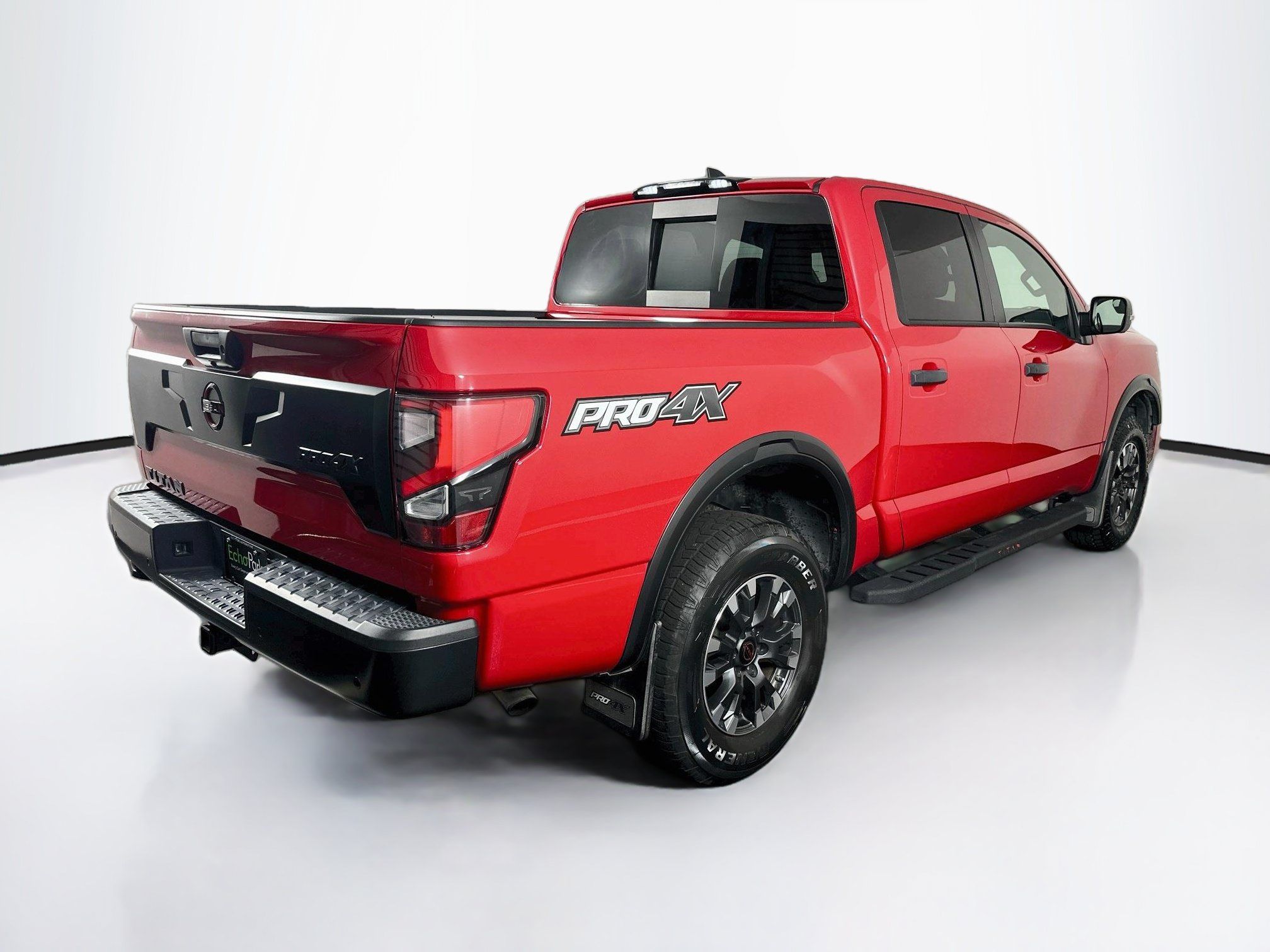Used 2023 Nissan Titan PRO-4X w/ Pro-4x Convenience Package AWD/4WD image 9