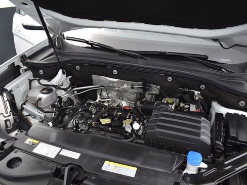 Used 2024 Volkswagen Atlas Cross Sport SE image 40