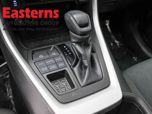 Used 2022 Toyota RAV4 LE image 13