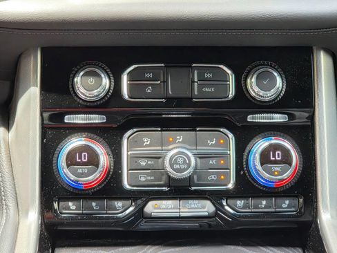 Used 2022 GMC Yukon Denali image 35