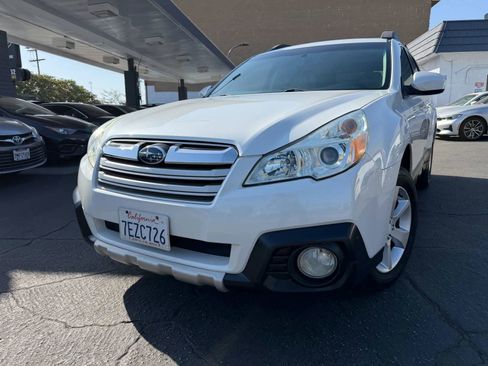Used 2014 Subaru Outback 2.5i Premium AWD/4WD image 3