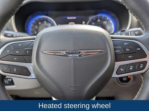 Used 2023 Chrysler Pacifica Touring-L FWD image 24