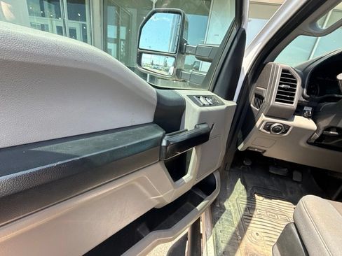 Used 2017 Ford F250 XL w/ Power Equipment Group AWD/4WD image 11