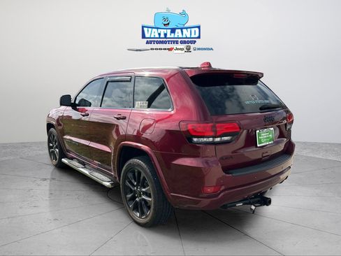 Used 2020 Jeep Grand Cherokee Altitude AWD/4WD image 3