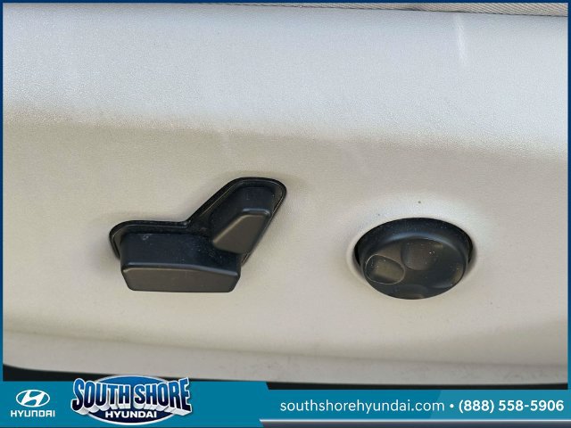 Used 2018 Chrysler Pacifica Touring-L FWD image 20