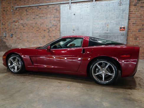 Used 2012 Chevrolet Corvette Coupe w/ Roof Package RWD image 10
