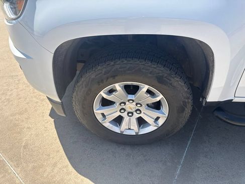 Used 2018 Chevrolet Colorado LT w/ LT Convenience Package RWD image 9