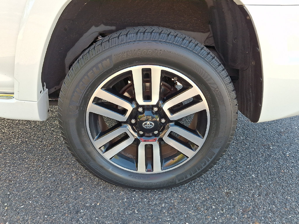 Used 2014 Toyota 4Runner Limited AWD/4WD image 12
