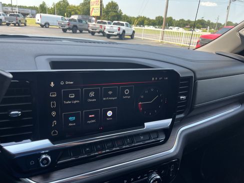 Used 2025 GMC Sierra 1500 SLT AWD/4WD image 7