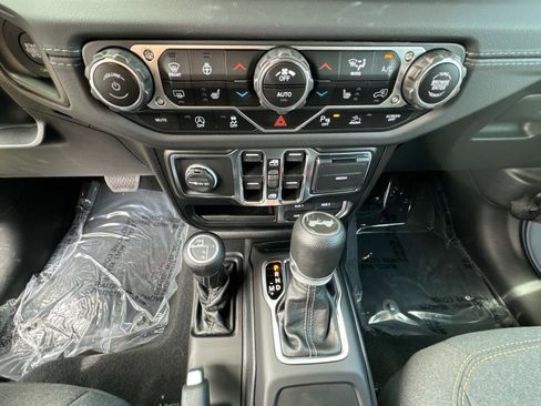 New 2024 Jeep Wrangler Sahara w/ Technology Group image 21