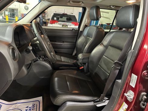 Used 2016 Jeep Patriot High Altitude AWD/4WD image 17