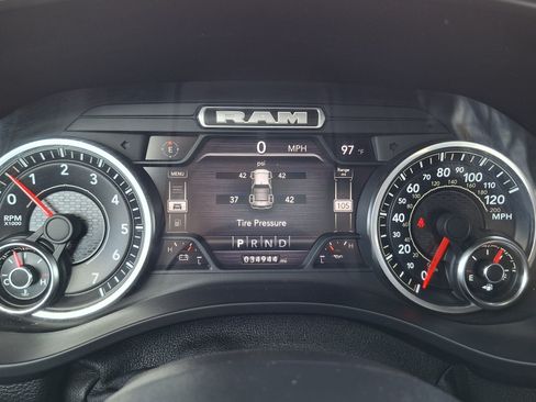 Used 2022 RAM 1500 Big Horn AWD/4WD image 12