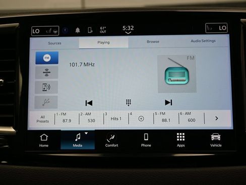 Used 2024 Chrysler Pacifica Touring-L FWD image 30