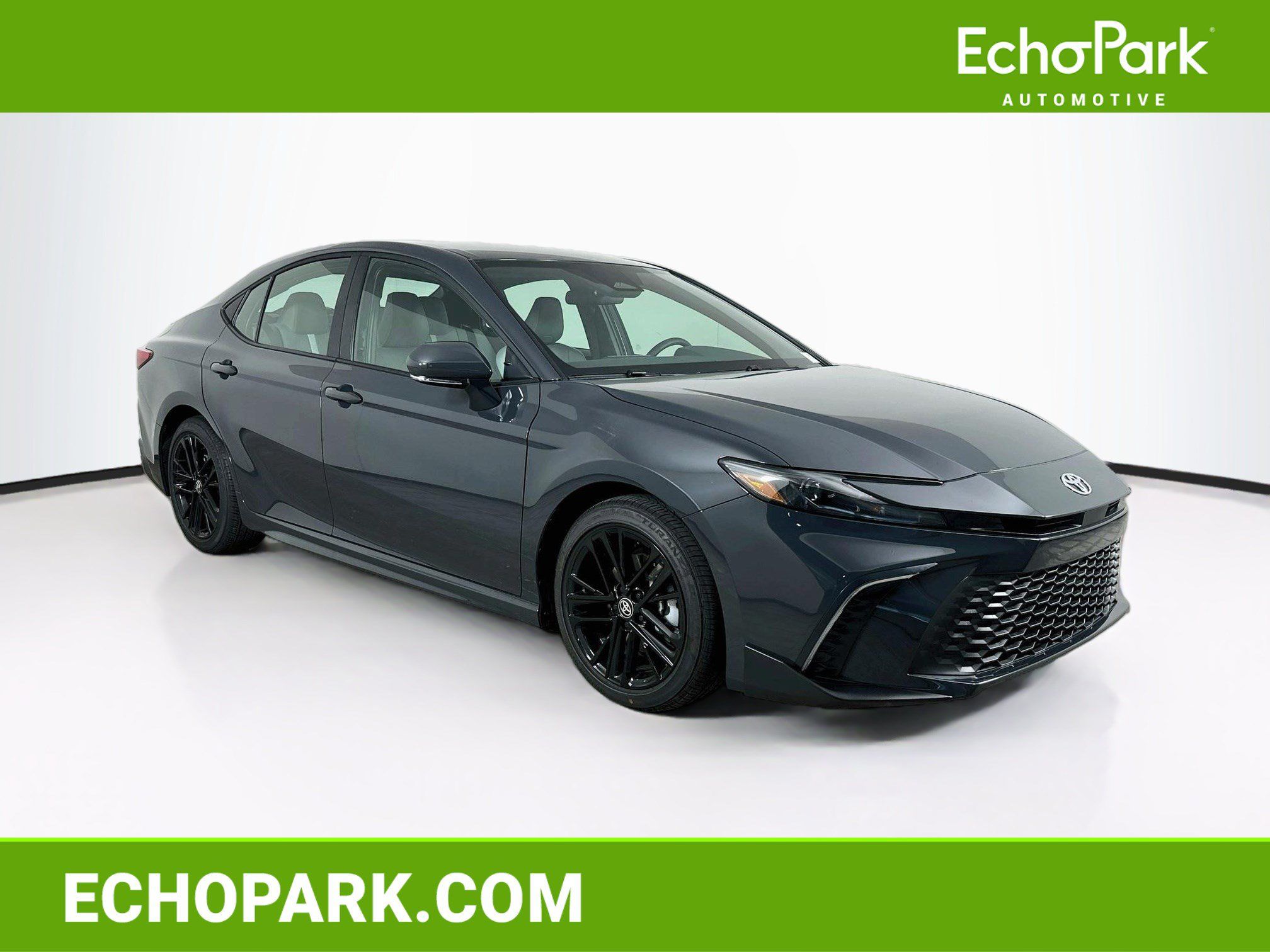 Used 2026 Toyota Camry SE FWD image 1