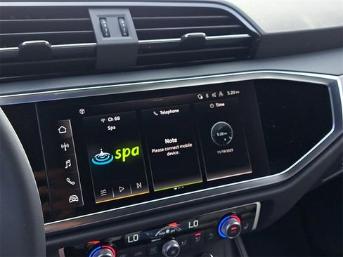 New 2025 Audi Q3 2.0T Premium image 12