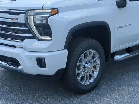 New 2025 Chevrolet Silverado 2500 LT w/ Z71 Chrome Sport Edition image 11