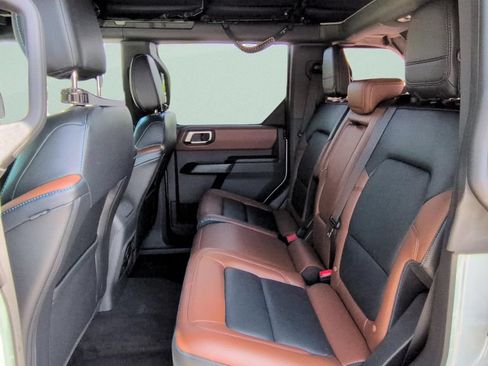 Used 2024 Ford Bronco Outer Banks AWD/4WD image 10