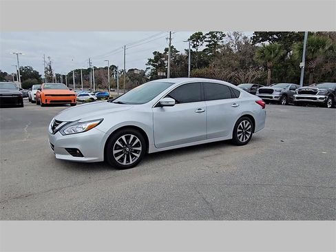Used 2017 Nissan Altima 2.5 SL w/ Moonroof Package image 27