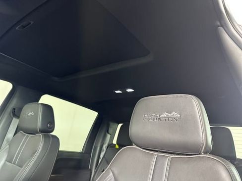 Used 2022 Chevrolet Silverado 3500 High Country image 12