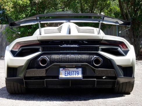 Used 2023 Lamborghini Huracan STO RWD image 4