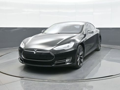 Used 2013 Tesla Model S Performance image 3