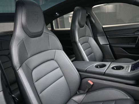 Certified 2021 Porsche Taycan image 27