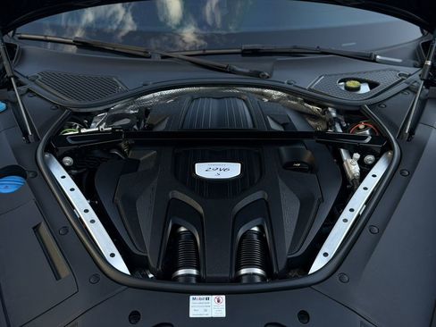 Used 2018 Porsche Panamera 4S image 37