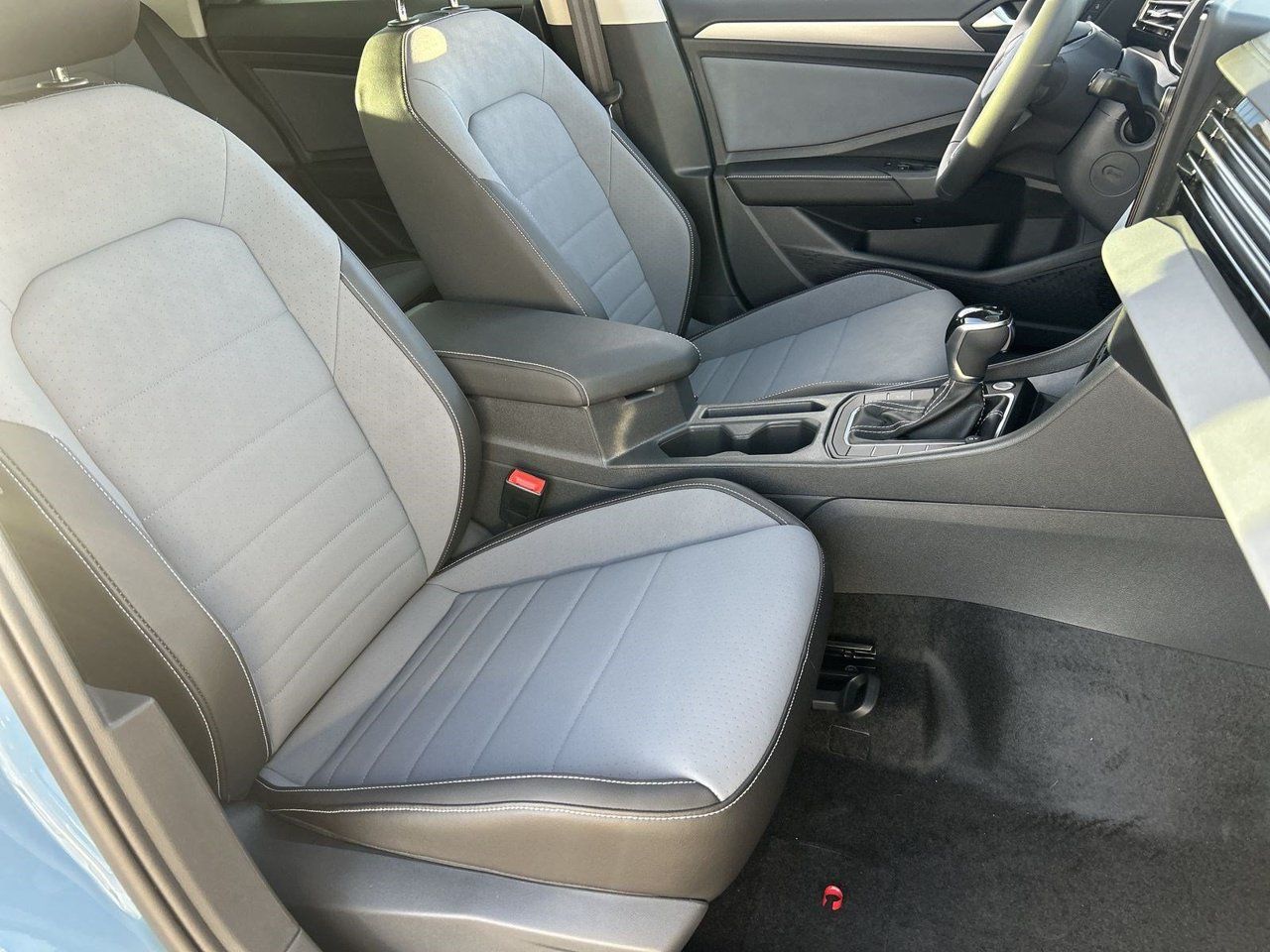 New 2027 Volkswagen Jetta SE FWD image 7