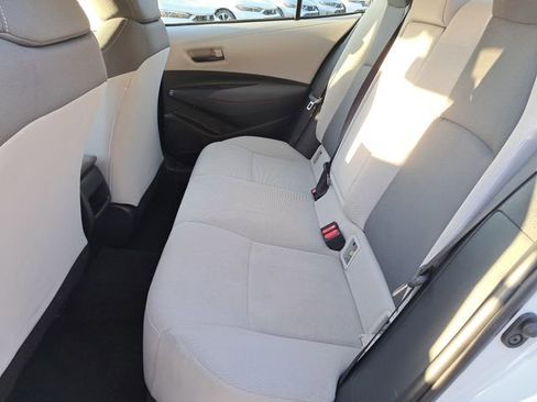 Used 2022 Toyota Corolla LE image 12