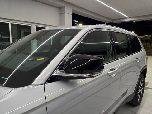 New 2025 Jeep Grand Cherokee L Limited w/ Luxury Tech Group II AWD/4WD image 11