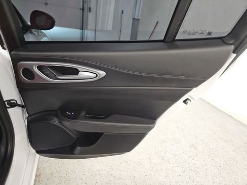 Used 2024 Alfa Romeo Giulia Veloce image 34