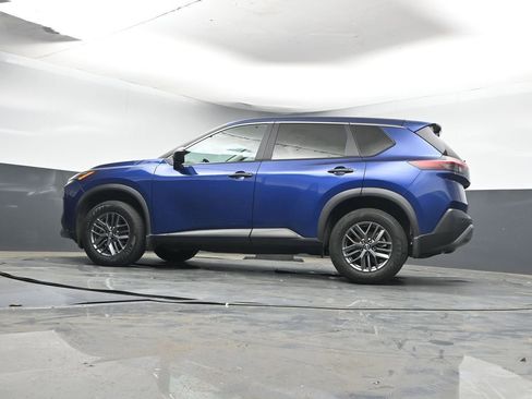 Used 2023 Nissan Rogue S image 11