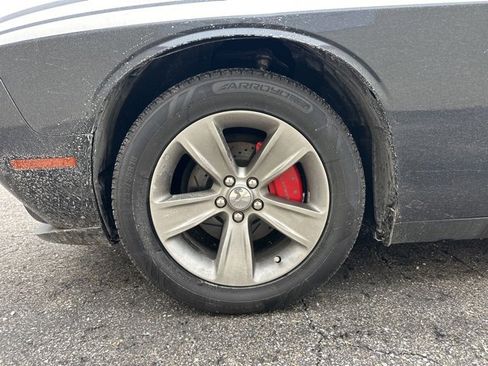 Used 2019 Dodge Challenger SXT image 10