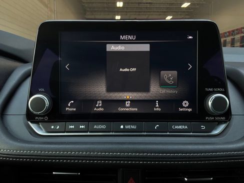 Used 2025 Nissan Rogue SV FWD image 29
