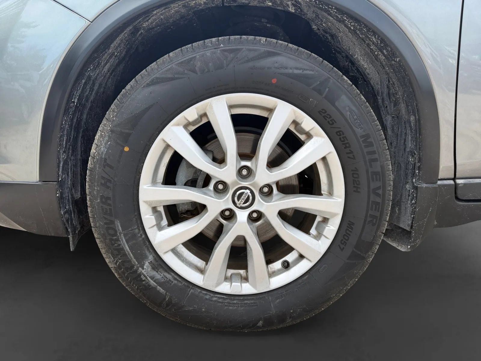 Used 2018 Nissan Rogue SV FWD image 9