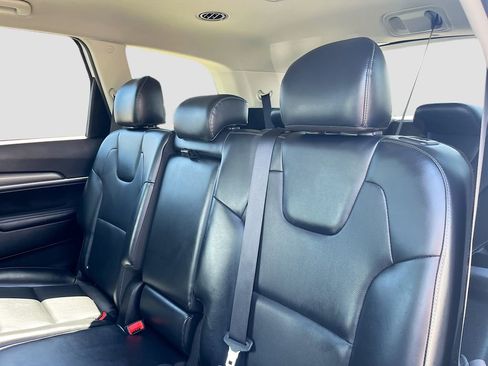 Used 2022 Kia Telluride LX FWD image 24