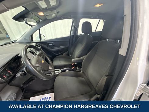 Used 2020 Chevrolet Trax LS FWD image 26