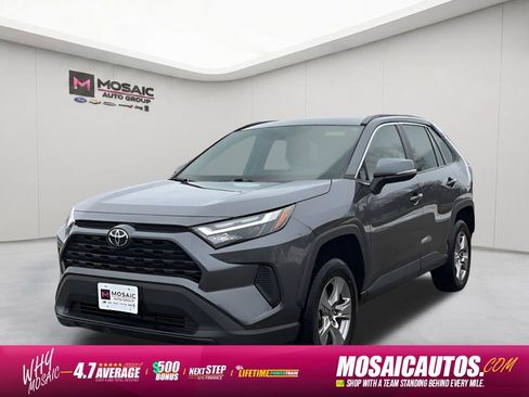 Used 2025 Toyota RAV4 XLE AWD/4WD image 3