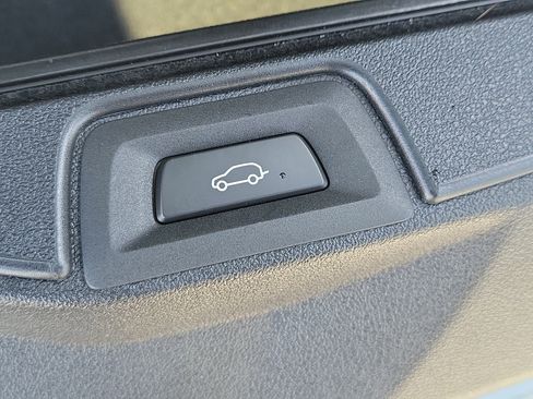 Certified 2024 BMW X5 sDrive40i w/ Premium Package RWD image 8