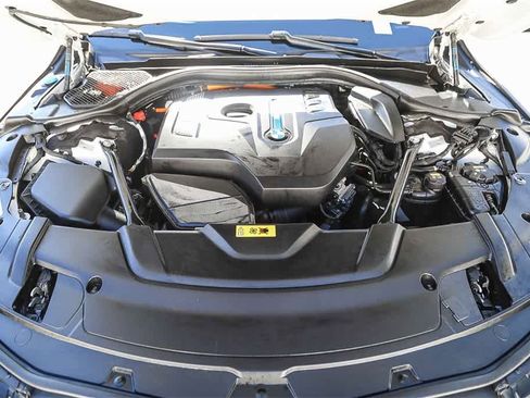 Used 2017 BMW 740e xDrive image 25