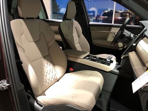 New 2026 Volvo XC90 B6 Plus w/ Protection Package Premier image 31